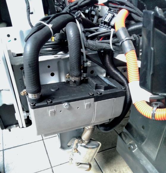 5kW水暖驻车加热器车载安装实拍